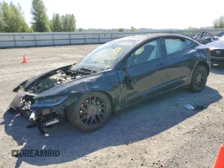 2024 Tesla Model 3 z VIN 5YJ3E1EA0RF724968, wystawiony jako Copart lot #55357885 z przebiegiem Nie podano mil oraz Szkody całkowita. Historia ofert i sprzedaży dostępna na DreamBid. Obrazek 1.