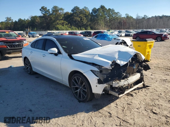 2017 Volvo S90 Momentum z VIN YV1102AK7H1014266, wystawiony jako Copart lot #81897184 z przebiegiem 101 327 mil mil oraz Szkody całkowita. Historia ofert i sprzedaży dostępna na DreamBid. Obrazek 4.