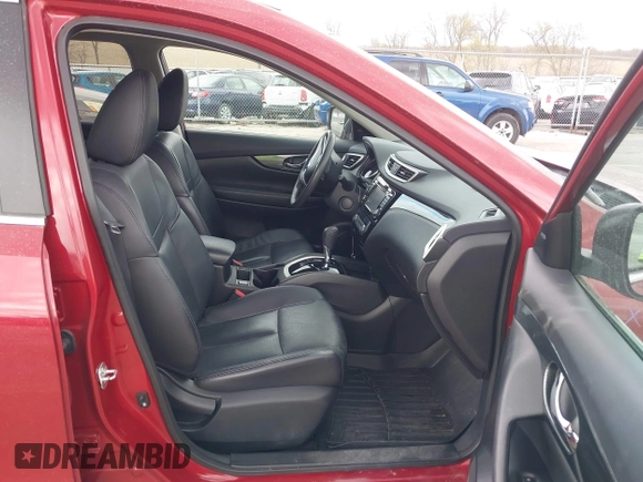 2015 Nissan Rogue SL with VIN 5N1AT2MV5FC870424, listed as a IAAI auction lot 41998532 with 111,000 mi miles and . Bid and sale history available at carsss.com. Image 5.