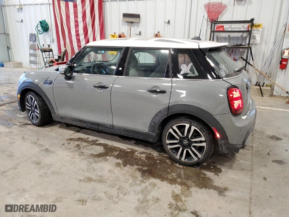 2022 MINI Hardtop 4 Door Cooper S with VIN WMW53DK08N2R75694, listed as a Copart auction lot 88084985 with 15912 miles and Salvage Title. Bid and sale history available at carsss.com. Image 2.