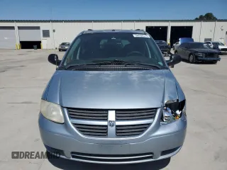2006 Dodge Grand Caravan SE z VIN 1D4GP24R26B709303, wystawiony jako Copart lot #50552515 z przebiegiem 107 591 mil mil oraz Szkoda całkowita • Salvage title. Historia ofert i sprzedaży dostępna na DreamBid. Obrazek 5.