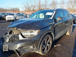 2021 Volvo XC40 R-Design with VIN YV4162UM3M2435422, listed as a IAAI auction lot 41546072 with 59,127 mi miles and . Bid and sale history available at carsss.com. Image 18.