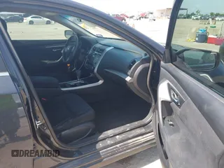 2015 Nissan Altima 2.5 z VIN 1N4AL3AP9FN349264, wystawiony jako IAAI lot #42031156 z przebiegiem 107 783 mil mil oraz . Historia ofert i sprzedaży dostępna na DreamBid. Obrazek 5.
