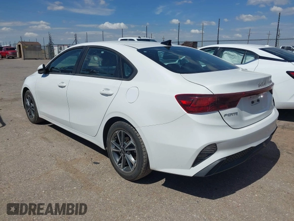 2023 Kia Forte LXS z VIN 3KPF24AD8PE624501, wystawiony jako IAAI lot #42376170 z przebiegiem 49 248 mil mil oraz . Historia ofert i sprzedaży dostępna na DreamBid. Obrazek 3.