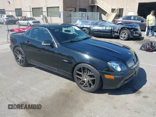 2004 Mercedes-Benz SLK 230/320 z VIN WDBKK65FX4F308099, wystawiony jako IAAI lot #42320907 z przebiegiem 173 122 mil mil oraz . Historia ofert i sprzedaży dostępna na DreamBid. Obrazek 1.
