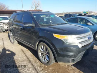 2015 Ford Explorer XLT with VIN 1FM5K7D8XFGA85983, listed as a IAAI auction lot 41741315 with 197,160 mi miles and . Bid and sale history available at carsss.com. Image 1.