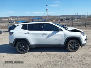 2022 Jeep Compass Latitude Lux с VIN 3C4NJDFB5NT172425, выставлен на аукционе IAAI как лот 41800293 с пробегом 34 588 миль миль и . История ставок и продаж доступна на DreamBid. Изображение 13.