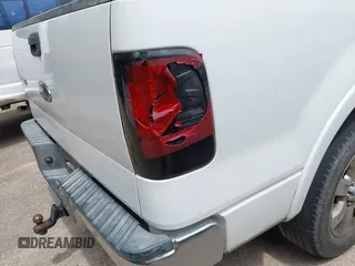 2004 Ford F-150 XLT z VIN 1FTPW12544KC63307, wystawiony jako IAAI lot #42602132 z przebiegiem 176 050 mil mil oraz . Historia ofert i sprzedaży dostępna na DreamBid. Obrazek 6.