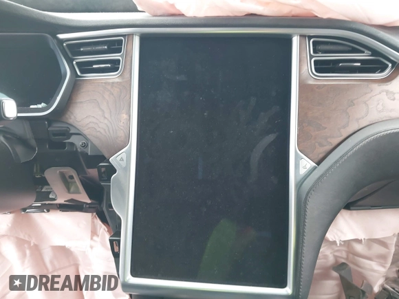 2017 Tesla Model X 90D z VIN 5YJXCBE26HF044710, wystawiony jako IAAI lot #40816228 z przebiegiem Nie podano mil oraz . Historia ofert i sprzedaży dostępna na DreamBid. Obrazek 16.