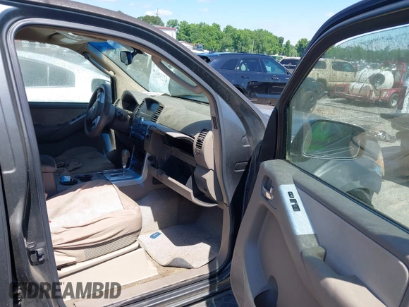 2008 Nissan Pathfinder S z VIN 5N1AR18B28C636186, wystawiony jako IAAI lot #42234667 z przebiegiem Nie podano mil oraz . Historia ofert i sprzedaży dostępna na DreamBid. Obrazek 5.