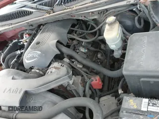 2002 Chevrolet Suburban LS z VIN 1GNFK16Z02J222591, wystawiony jako IAAI lot #41791272 z przebiegiem 238 475 mil mil oraz . Historia ofert i sprzedaży dostępna na DreamBid. Obrazek 15.