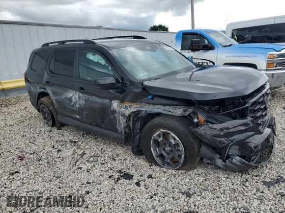2024 Honda Pilot TrailSport with VIN 5FNYG1H61RB041362, listed as a Copart auction lot 67920164 with 5,511 mi miles and Salvage Title. Bid and sale history available at carsss.com. Image 4.