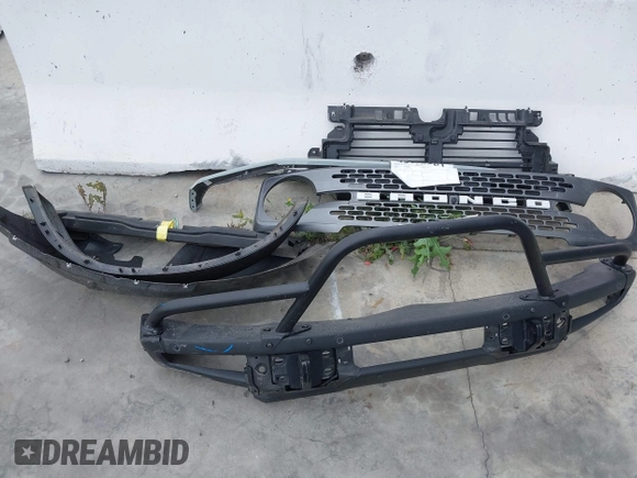 2023 Ford Bronco с VIN 1FMEE5DP0PLA97359, выставлен на аукционе IAAI как лот 42130581 с пробегом 32 335 миль миль и . История ставок и продаж доступна на DreamBid. Изображение 18.