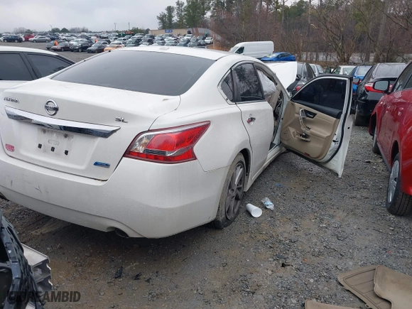 2013 Nissan Altima 2.5 SL with VIN 1N4AL3AP6DC110134, listed as a IAAI auction lot 41576820 with 1 mi miles. Bid and sale history available at carsss.com. Image 4.
