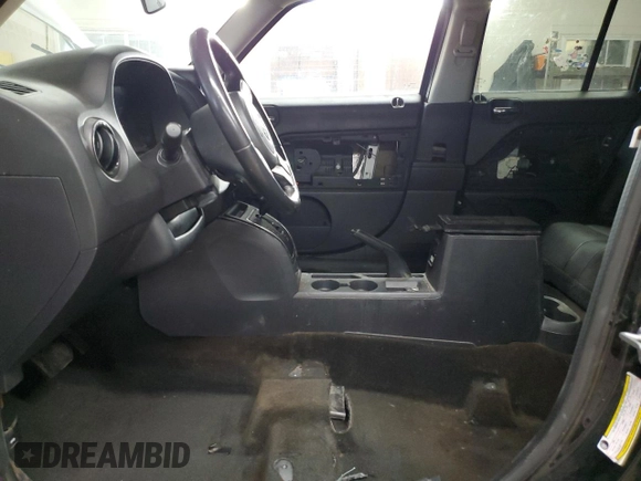 2015 Jeep Patriot High Altitude with VIN 1C4NJRFB9FD258440, listed as a Copart auction lot 54471795 with Not provided miles and Clean title. Bid and sale history available at DreamBid. Image 7.