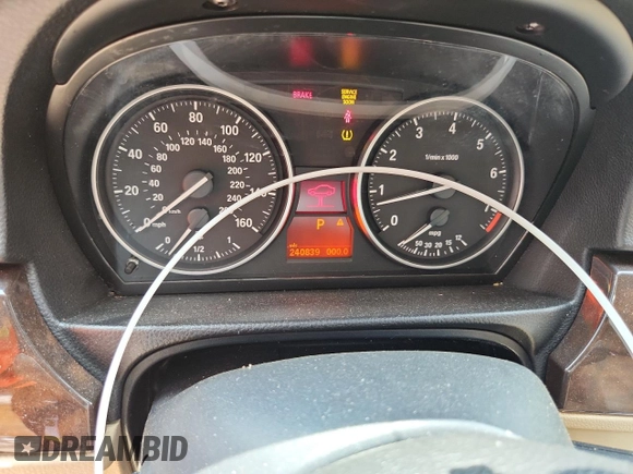 2011 BMW 3 Series 328i with VIN WBAPH7G55BNM57147, listed as a Copart auction lot 61478355 with 240,839 mi miles and Clean title. Bid and sale history available at DreamBid. Image 9.