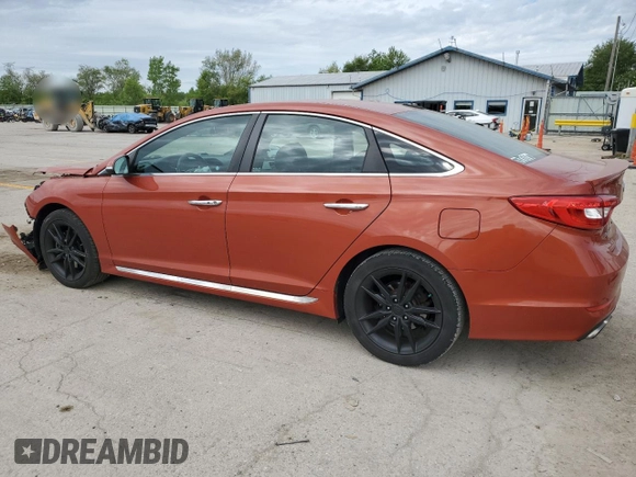 2015 Hyundai Sonata Sport z VIN 5NPE34AB9FH105118, wystawiony jako Copart lot #56419065 z przebiegiem 124 137 mil mil oraz Szkoda całkowita • Salvage title. Historia ofert i sprzedaży dostępna na DreamBid. Obrazek 2.