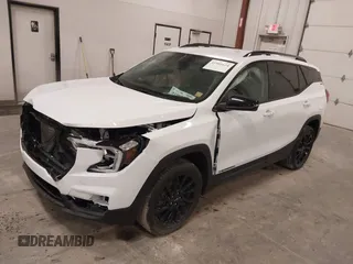 2024 GMC Terrain SLE z VIN 3GKALTEG8RL211776, wystawiony jako IAAI lot #41901624 z przebiegiem 14 287 mil mil oraz . Historia ofert i sprzedaży dostępna na DreamBid. Obrazek 2.