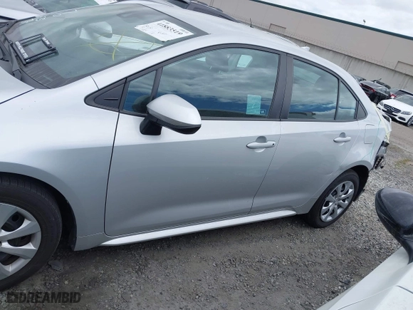 2021 Toyota Corolla LE with VIN 5YFEPMAE2MP212056, listed as a IAAI auction lot 41883519 with 69,215 mi miles. Bid and sale history available at carsss.com. Image 15.