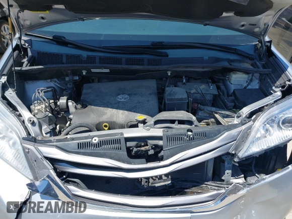 2015 Toyota Sienna XLE with VIN 5TDYK3DC0FS555636, listed as a IAAI auction lot 42099577 with 114,975 mi miles. Bid and sale history available at carsss.com. Image 10.
