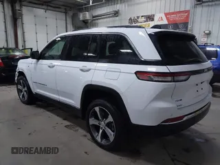 2022 Jeep Grand Cherokee with VIN 1C4RJYB60N8748552, listed as a IAAI auction lot 42292321 with 40,354 mi miles and . Bid and sale history available at DreamBid. Image 3.