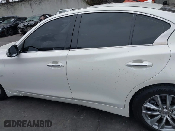 2018 Infiniti Q50 3.0t LUXE with VIN JN1EV7AP8JM364465, listed as a IAAI auction lot 41734191 with 136,869 mi miles. Bid and sale history available at carsss.com. Image 15.