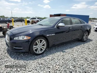 2012 Jaguar XJ XJL z VIN SAJWA2GB3CLV30526, wystawiony jako Copart lot #54053445 z przebiegiem Nie podano mil oraz Szkody całkowita. Historia ofert i sprzedaży dostępna na DreamBid. Obrazek 1.