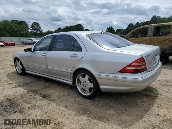 2002 Mercedes-Benz S 500 z VIN WDBNG75JX2A237991, wystawiony jako Copart lot #58341265 z przebiegiem Nie podano mil oraz Szkoda całkowita • Salvage title. Historia ofert i sprzedaży dostępna na DreamBid. Obrazek 2.