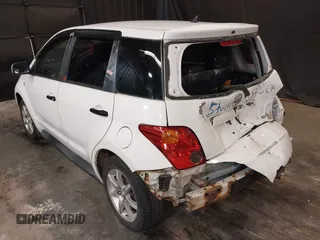 2005 Scion xA z VIN JTKKT624650079130, wystawiony jako IAAI lot #42084860 z przebiegiem 181 378 mil mil oraz . Historia ofert i sprzedaży dostępna na DreamBid. Obrazek 3.