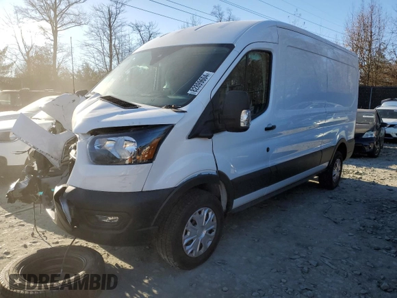 2023 Ford E-Transit Cargo z VIN 1FTBW9CK1PKB93878, wystawiony jako Copart lot #82899604 z przebiegiem 6009 mil mil oraz Szkody całkowita. Historia ofert i sprzedaży dostępna na DreamBid. Obrazek 1.