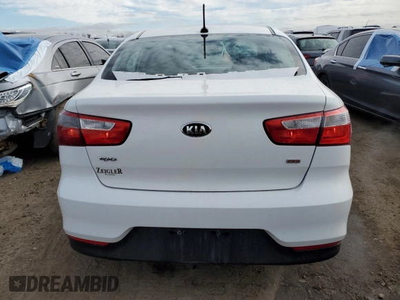 2017 Kia Rio LX z VIN KNADM4A39H6086372, wystawiony jako Copart lot #43648205 z przebiegiem 138 381 mil mil oraz Szkody całkowita. Historia ofert i sprzedaży dostępna na DreamBid. Obrazek 6.