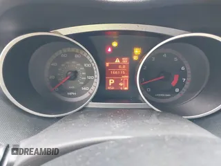 2007 Mitsubishi Outlander ES z VIN JA4MS31X07Z015784, wystawiony jako IAAI lot #38911508 z przebiegiem 166 115 mil mil oraz . Historia ofert i sprzedaży dostępna na DreamBid. Obrazek 7.