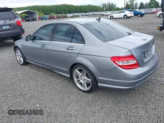 2008 Mercedes-Benz C 300 Sport z VIN WDDGF54X88R014131, wystawiony jako IAAI lot #42322775 z przebiegiem 153 237 mil mil oraz . Historia ofert i sprzedaży dostępna na DreamBid. Obrazek 3.