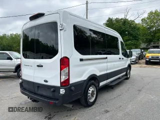 2020 Ford Transit Passenger XL z VIN 1FBAX9C8XLKB11657, wystawiony jako Copart lot #57572315 z przebiegiem 127 139 mil mil oraz Tytuł czysty. Historia ofert i sprzedaży dostępna na DreamBid. Obrazek 3.