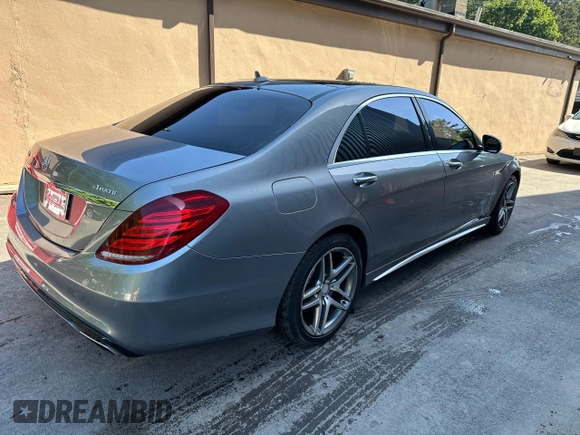 2015 Mercedes-Benz S 550 with VIN WDDUG8FB7FA092737, listed as a Copart auction lot 62470785 with 113,681 mi miles and Clean title. Bid and sale history available at DreamBid. Image 4.