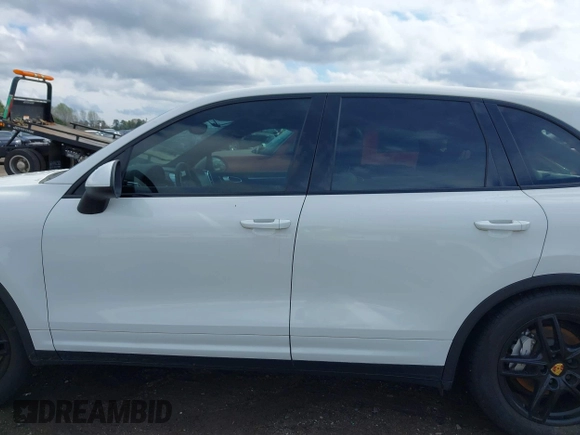2013 Porsche Cayenne S с VIN WP1AB2A20DLA85337, выставлен на аукционе IAAI как лот 41875317 с пробегом 116 561 миль миль и . История ставок и продаж доступна на DreamBid. Изображение 14.