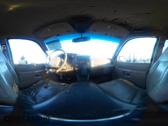 2000 Ford Explorer Eddie Bauer с VIN 1FMZU64E0YZB37690, выставлен на аукционе IAAI как лот 41588446 с пробегом 184 471 миль миль и . История ставок и продаж доступна на DreamBid. Изображение 19.