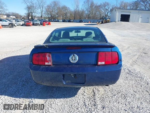 2007 Ford Mustang Deluxe with VIN 1ZVFT80N575315401, listed as a IAAI auction lot 41698515 with 157,141 mi miles. Bid and sale history available at carsss.com. Image 17.
