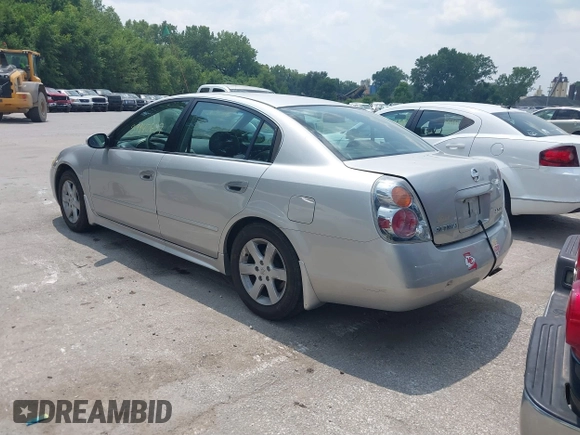 2003 Nissan Altima S with VIN 1N4AL11D43C119701, listed as a IAAI auction lot 39940637 with 190,800 mi miles. Bid and sale history available at carsss.com. Image 3.