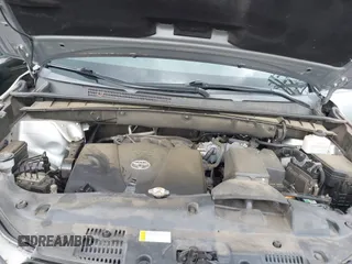 2019 Toyota Highlander LE with VIN 5TDZZRFH6KS367645, listed as a IAAI auction lot 42613410 with 77,266 mi miles and . Bid and sale history available at DreamBid. Image 10.
