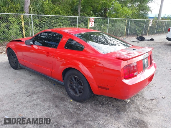 2008 Ford Mustang Deluxe with VIN 1ZVHT80N885207607, listed as a IAAI auction lot 42012378 with 147,346 mi miles. Bid and sale history available at carsss.com. Image 3.