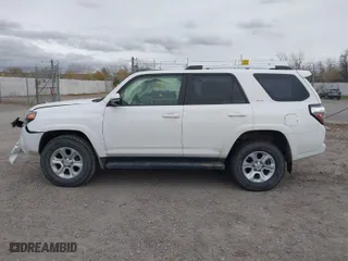 2020 Toyota 4Runner SR5 with VIN JTEBU5JR8L5758906, listed as a IAAI auction lot 40790726 with 69,848 mi miles. Bid and sale history available at carsss.com. Image 14.