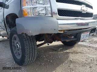 2008 Chevrolet Silverado 1500 LT w/1LT with VIN 2GCEK19J181250915, listed as a IAAI auction lot 41834813 with 252,696 mi miles. Bid and sale history available at carsss.com. Image 6.