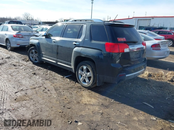 2013 GMC Terrain SLT z VIN 2GKFLXE32D6241248, wystawiony jako IAAI lot #41588759 z przebiegiem 176 116 mil mil oraz . Historia ofert i sprzedaży dostępna na DreamBid. Obrazek 3.