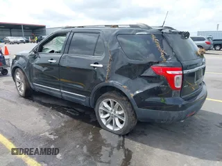 2015 Ford Explorer XLT with VIN 1FM5K7D8XFGB65056, listed as a IAAI auction lot 41853285 with 131,533 mi miles and . Bid and sale history available at carsss.com. Image 3.