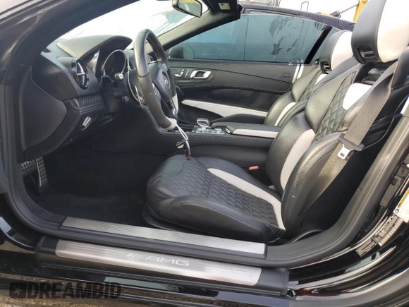 2015 Mercedes-Benz SL 63 AMG with VIN WDDJK7EA3FF031618, listed as a Copart auction lot 50321245 with 27,889 mi miles and Salvage title. Bid and sale history available at DreamBid. Image 7.