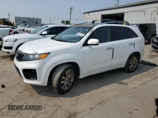 2013 Kia Sorento SX z VIN 5XYKW4A28DG386892, wystawiony jako Copart lot #60572795 z przebiegiem Nie podano mil oraz Czysty tytuł • Clean title. Historia ofert i sprzedaży dostępna na DreamBid. Obrazek 1.