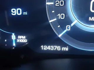 2018 Cadillac Escalade Luxury with VIN 1GYS3BKJ0JR147752, listed as a IAAI auction lot 41419140 with 124,376 mi miles. Bid and sale history available at carsss.com. Image 16.