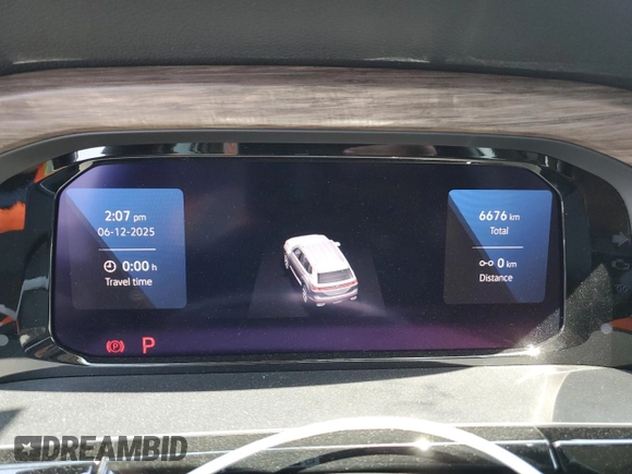 2024 Volkswagen Atlas SEL Premium R-Line with VIN 1V2FR2CA2RC557387, listed as a Copart auction lot 60269075 with 6,676 mi miles and Salvage title. Bid and sale history available at DreamBid. Image 9.
