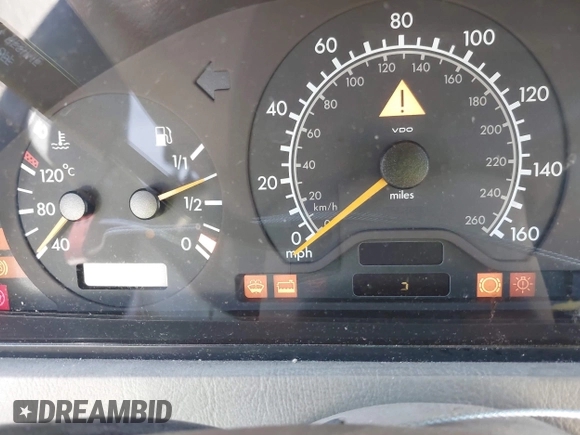 2000 Mercedes-Benz C 230/260/280/320 with VIN WDBHA29G8YA848997, listed as a IAAI auction lot 41382632 with Not Provided miles and . Bid and sale history available at carsss.com. Image 7.